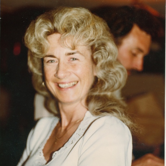 Meet your Poshers, Rhonda and Randy - Picture 2 of 4